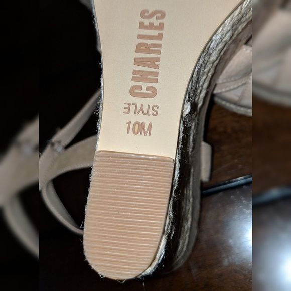 CHARLES DAVID Nude platform wedge sandals NWOB - Picture 2 of 3